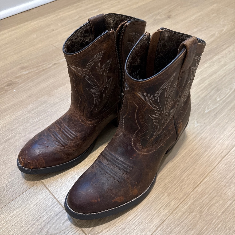 Ariat cowboy boots